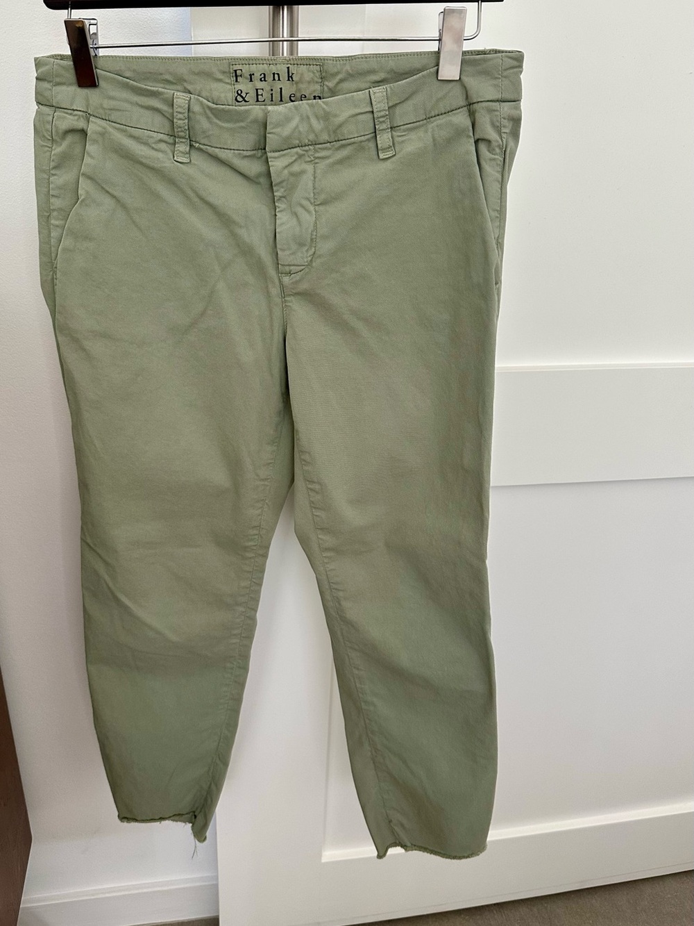 Frank & Eileen Wicklow Chino Crop Pants in Army Green. - Picture 3 of 8